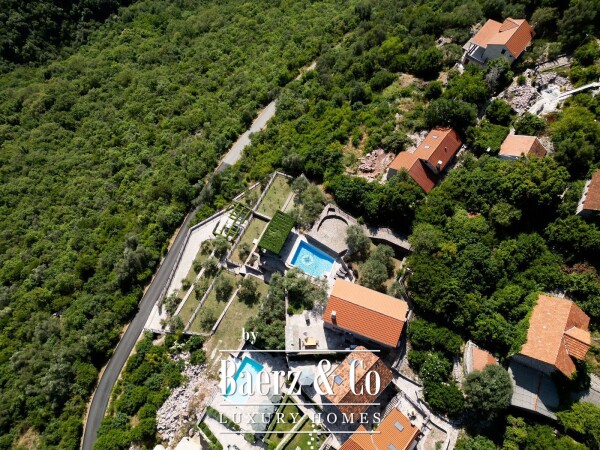 photo 2 Estate in Tivat Municipality with a Panoramic Sea View